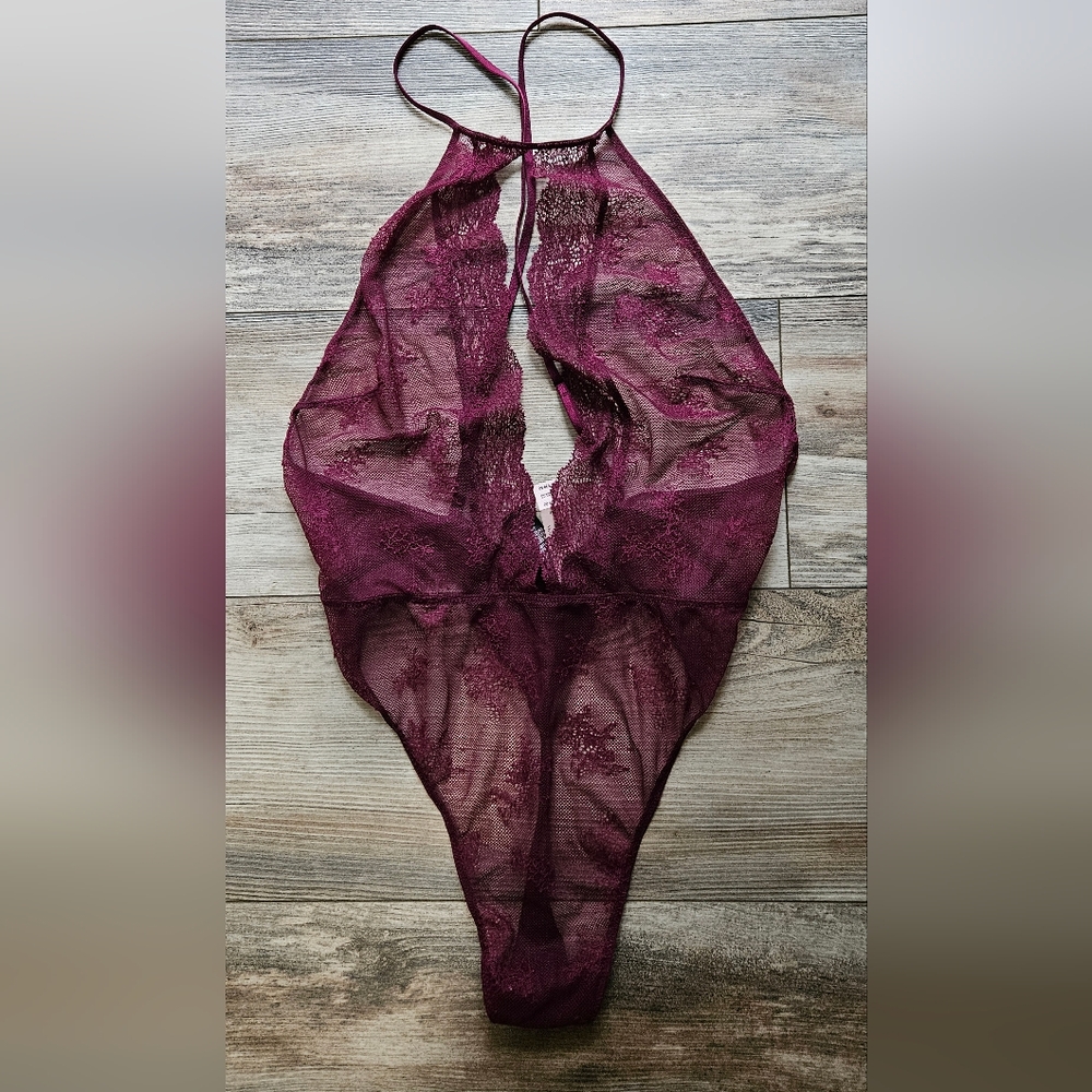 VS NWT Rose lace bodysuit